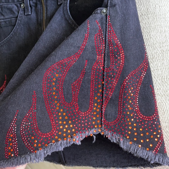 Black with flames Carmar denim skirt - Picture 2 of 4